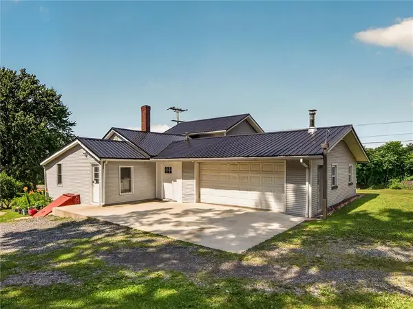 9883 S Lake Road, Pavilion, NY 14525