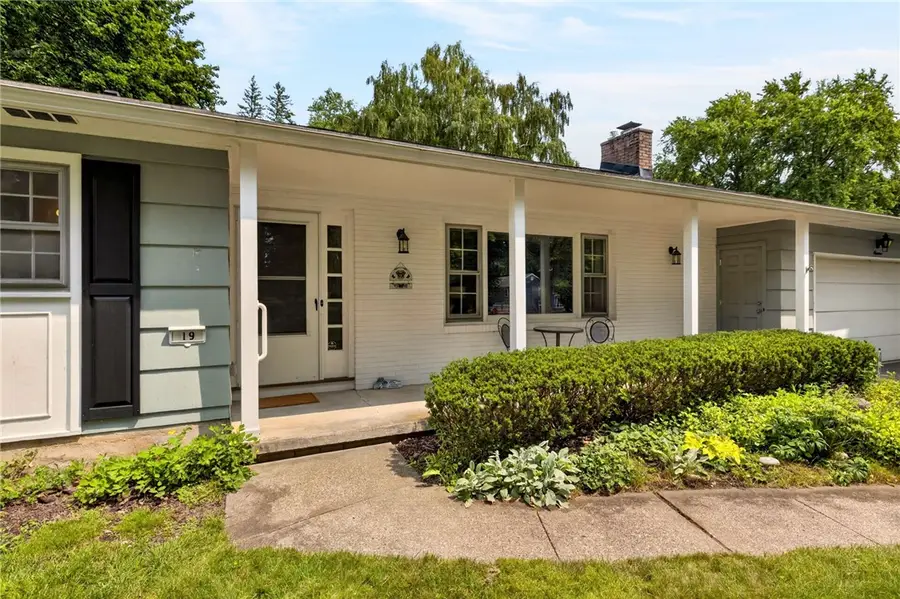 19 Larchwood Drive, Pittsford, NY 14534 - #3