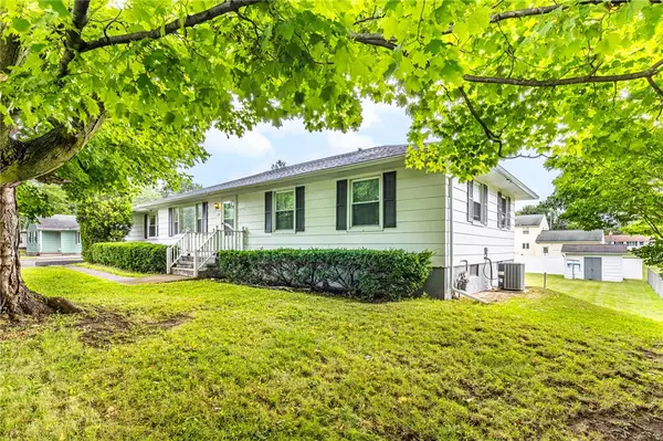 1990 Maple Avenue, Palmyra, NY 14522