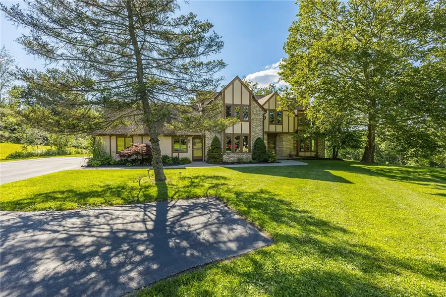 237 W Bloomfield Road, Pittsford, NY 14534 - #2
