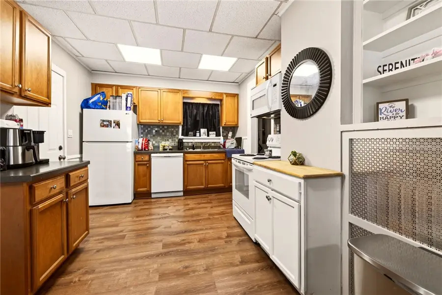 135 E Main St, Victor, NY 14564 - #3