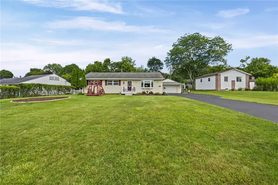 72 Coronet Road, Henrietta, NY 14623 - #2