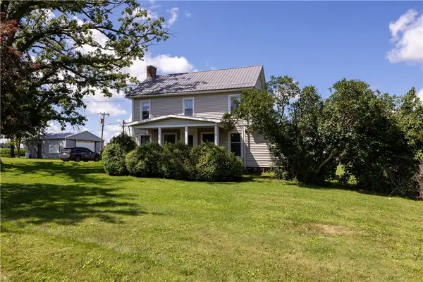 2371 Telephone Road, Le Roy, NY 14482