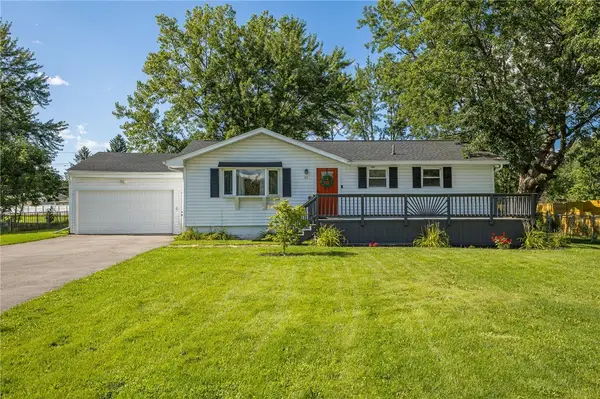 93 Vollmer Pkwy, Rochester, NY 14623
