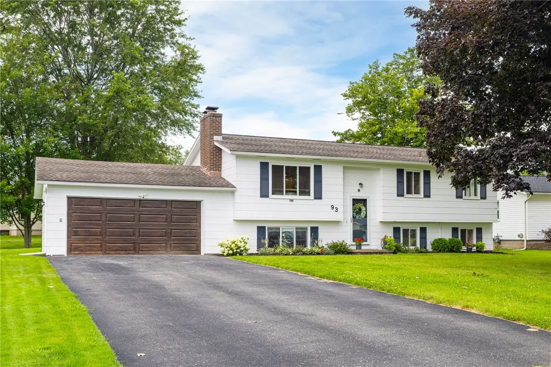 93 Larkins Crossing, Rochester, NY 14612 - #1