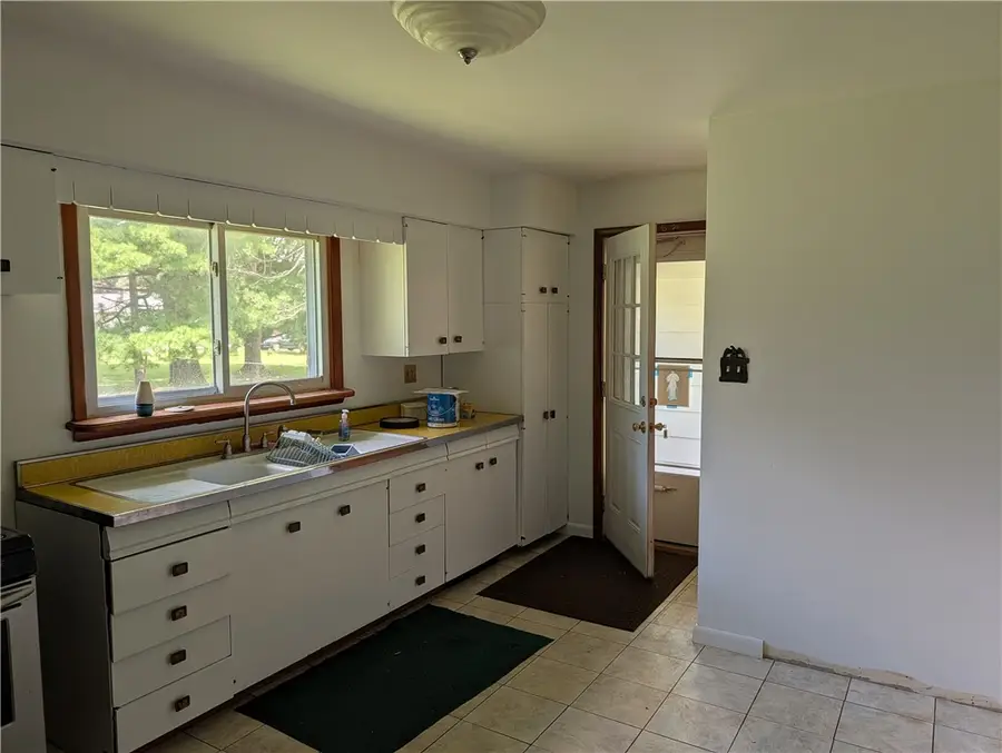 1 Kathleen Street, Oxford, NY 13830 - #3