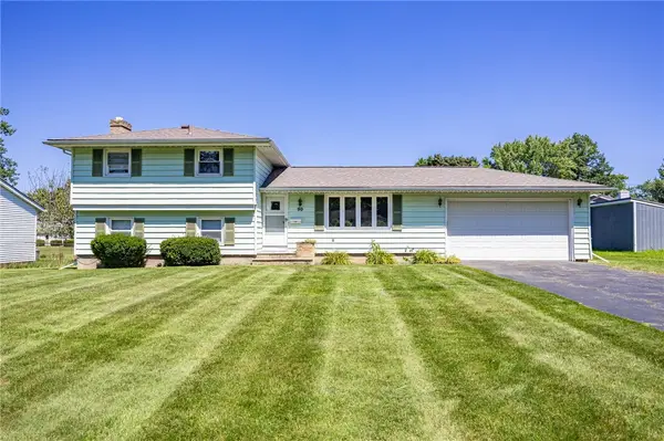 90 Oakbend Lane, Rochester, NY 14617
