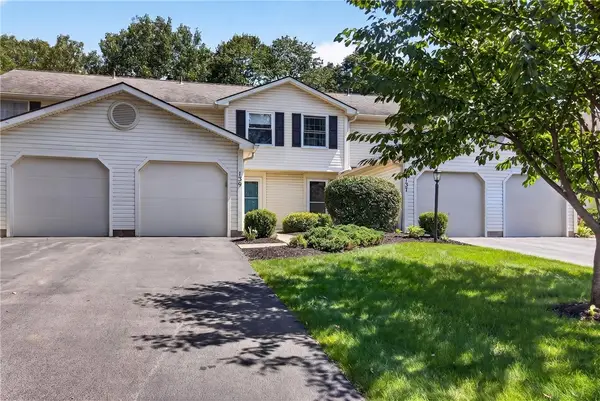 139 Courtshire Lane, Penfield, NY 14526
