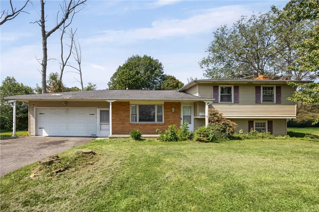 879 Maiden Aka 11 Black Walnut Dr Lane, Rochester, NY 14615 - #1