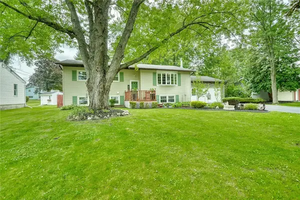 24 Evergreen Drive, Rochester, NY 14624