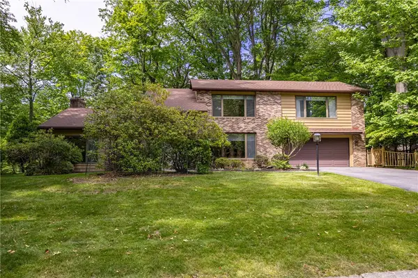 17 Tuliptree Lane, Rochester, NY 14617