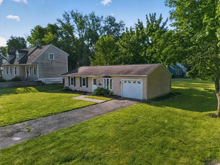 144 W Charlotte Avenue, Palmyra, NY 14522 - #3