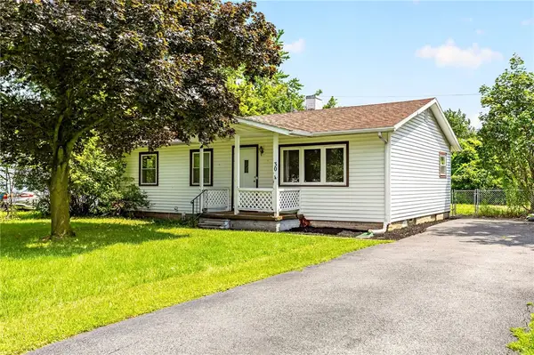 30 Fairlawn Drive, Honeoye Falls, NY 14472