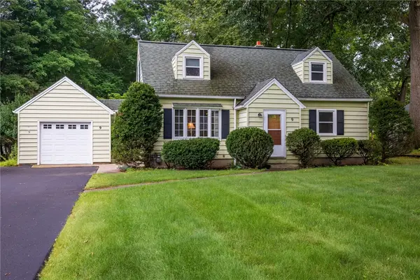 9 Brewster Lane, Rochester, NY 14624
