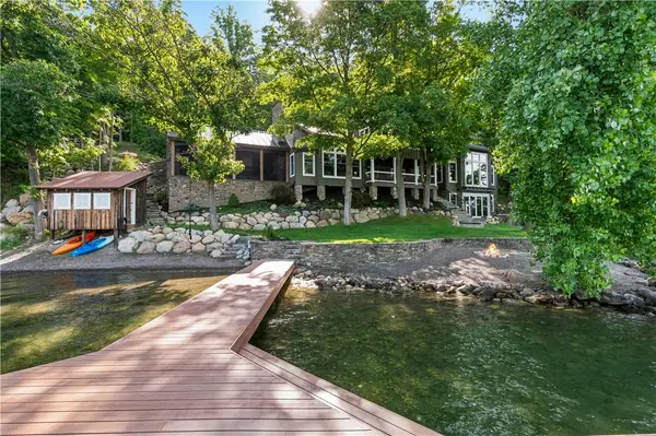 5388 W Bluff Drive, Keuka Park, NY 14478