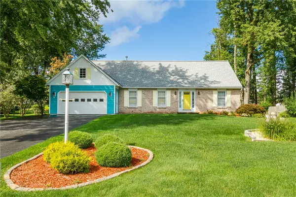 145 Timberline Dr, Penfield, NY 14526