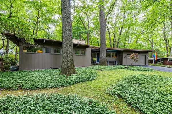 15 Woodland Circle, Rochester, NY 14622