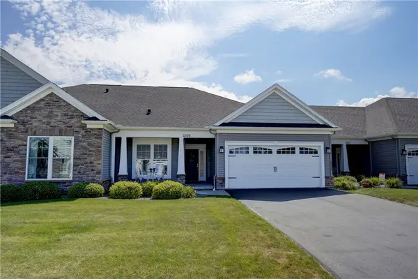 1009 Pathway Ln, Webster, NY 14580