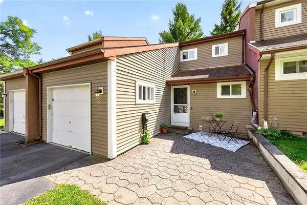 25 Mayapple Lane, West Henrietta, NY 14586