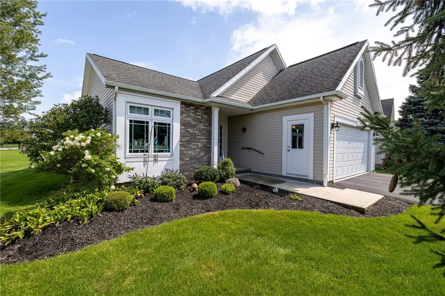 17 Foxtail Ln, North Chili, NY 14514 - #2