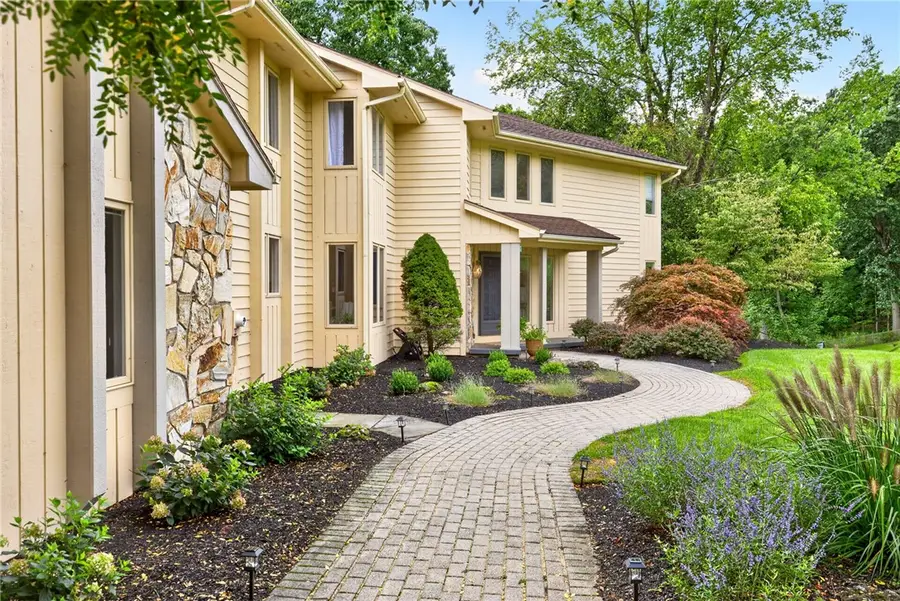11 Pondview Drive, Pittsford, NY 14534 - #2