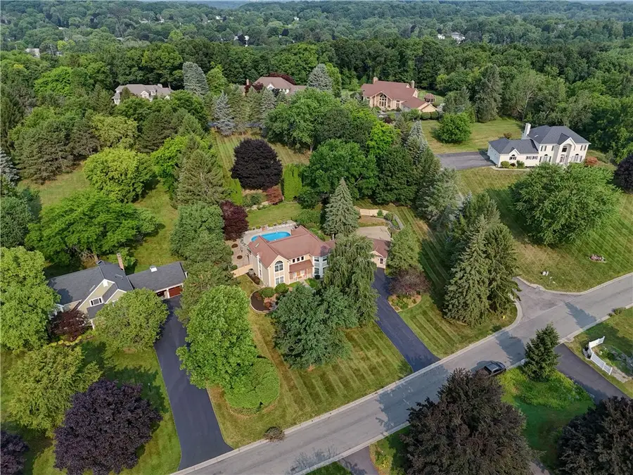 9 Foxboro Lane, Fairport, NY 14450 - #2