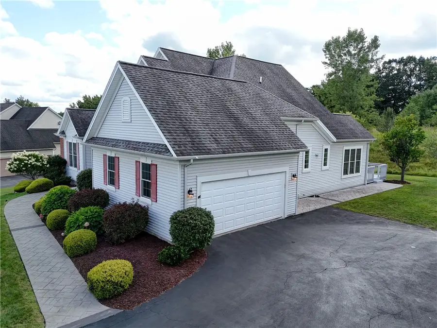 16 Nature View, Pittsford, NY 14534 - #2