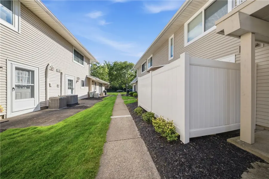 560 Eastbrooke Lane, Rochester, NY 14618 - #3