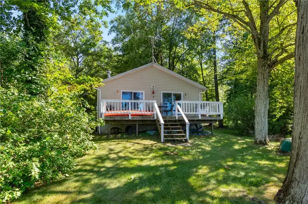 6925 Emerald Point Road, Sodus Point, NY 14555