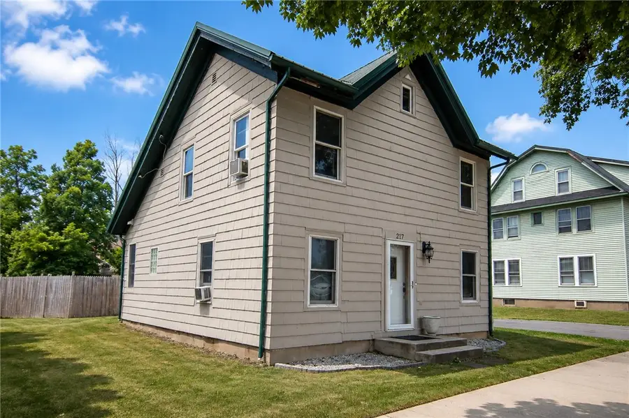 217 E Miller St, Newark, NY 14513 - #2