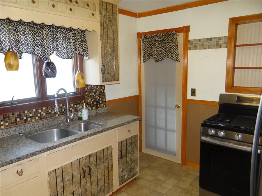 816 Cedar Street, Elmira, NY 14904 - #3