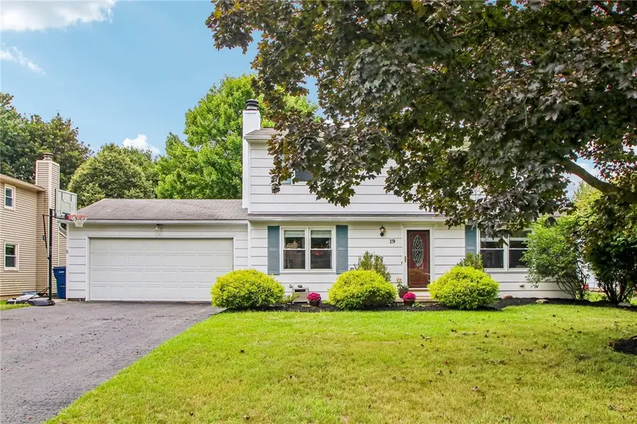 19 Aconbury Drive, Fairport, NY 14450 - #2