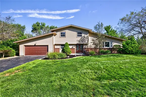 1630 Bridgeboro Drive, Webster, NY 14580