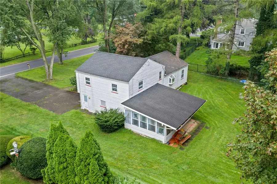 8 Kirklees Road, Pittsford, NY 14534 - #2
