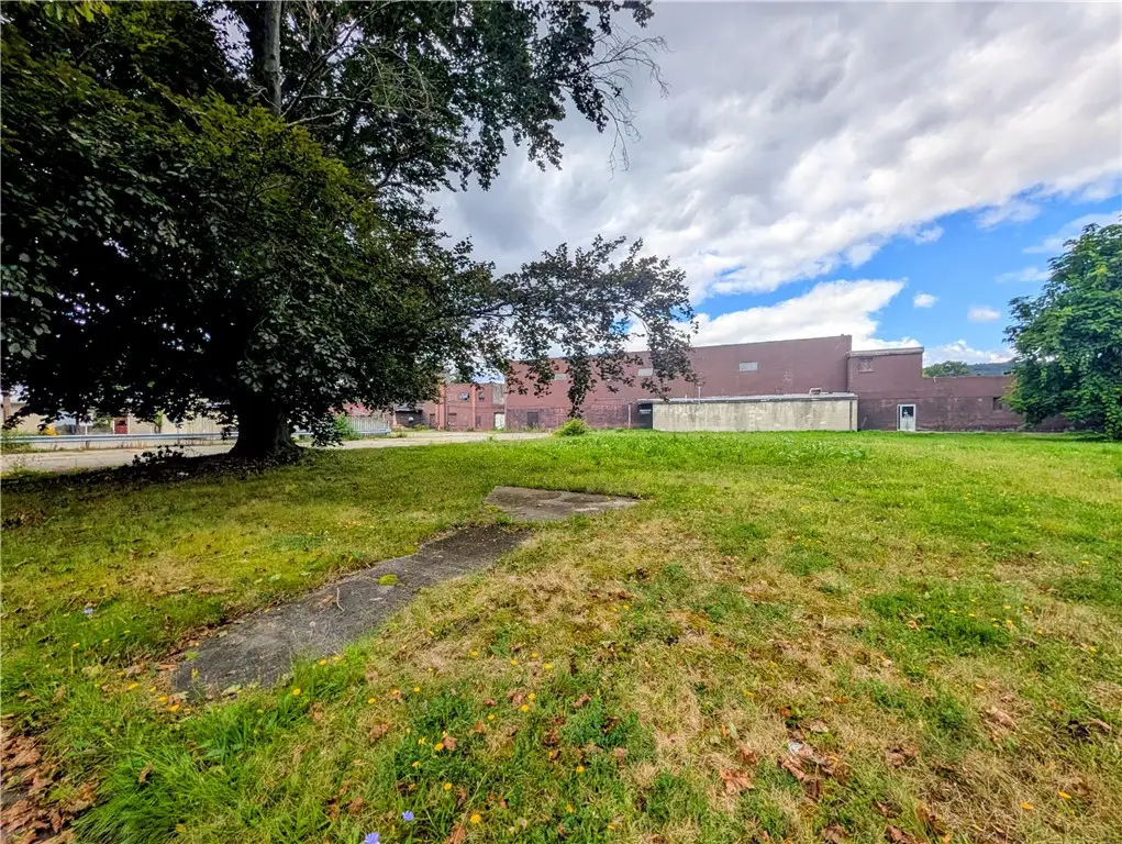 909 Davis Street, Elmira, NY 14901 - #1