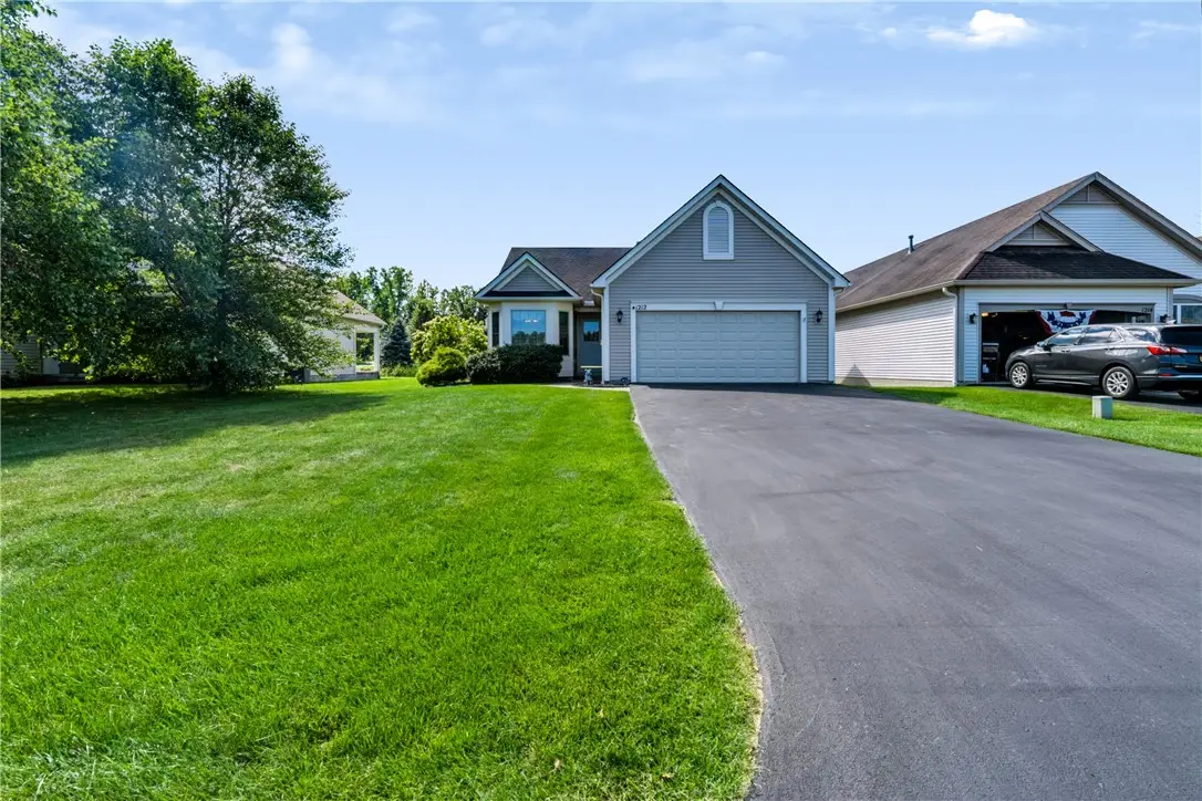 1212 Waterbrook Crossing, Webster, NY 14580 - #1