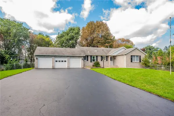 175 Briar Wood Lane, Rochester, NY 14626