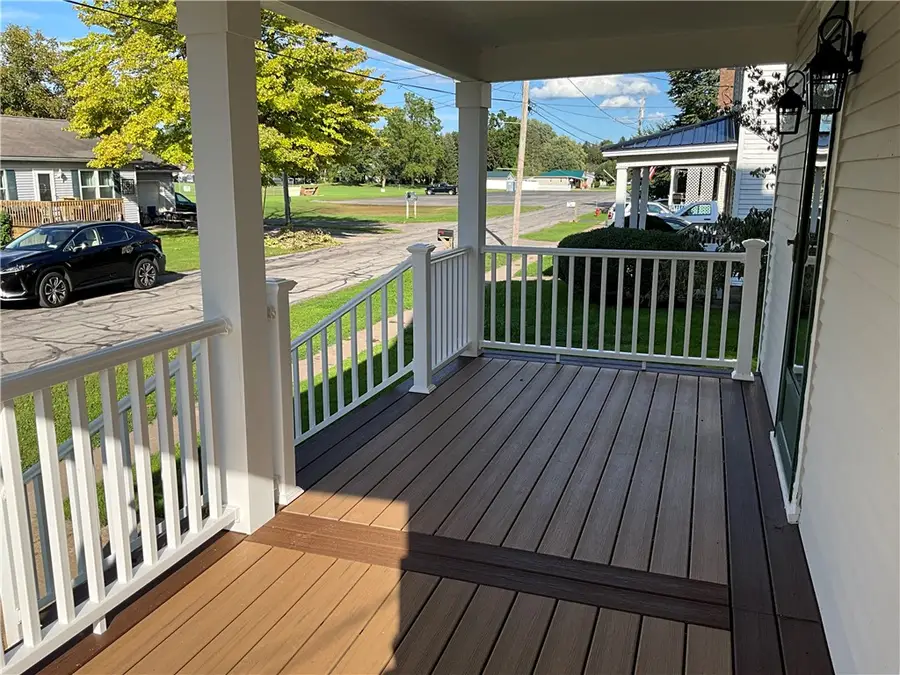 18 Lake Ave, Lyndonville, NY 14098 - #2