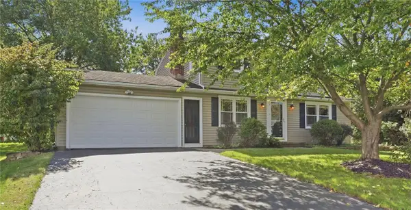19 Wheatfield Circle, Fairport, NY 14450