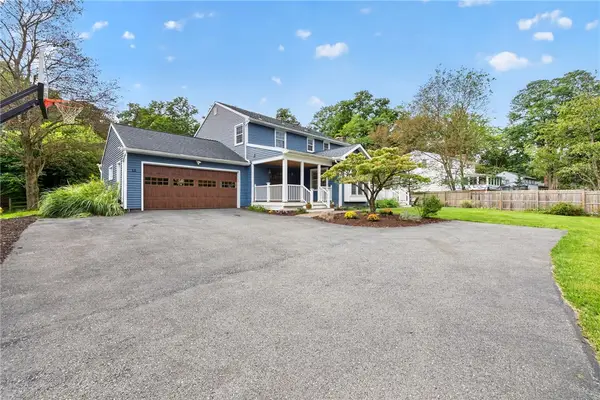 15 Lodge Pole Road, Pittsford, NY 14534