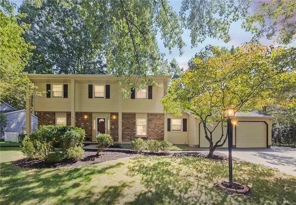 21 Hidden Creek Circle, Pittsford, NY 14534