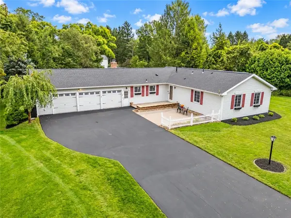 6 Enfield Drive, Pittsford, NY 14534