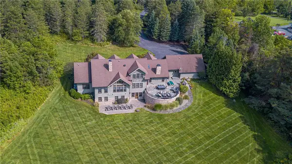 633 W Bloomfield Road, Pittsford, NY 14534