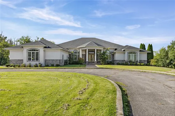 15 Bellaqua Estates Court, Rochester, NY 14624