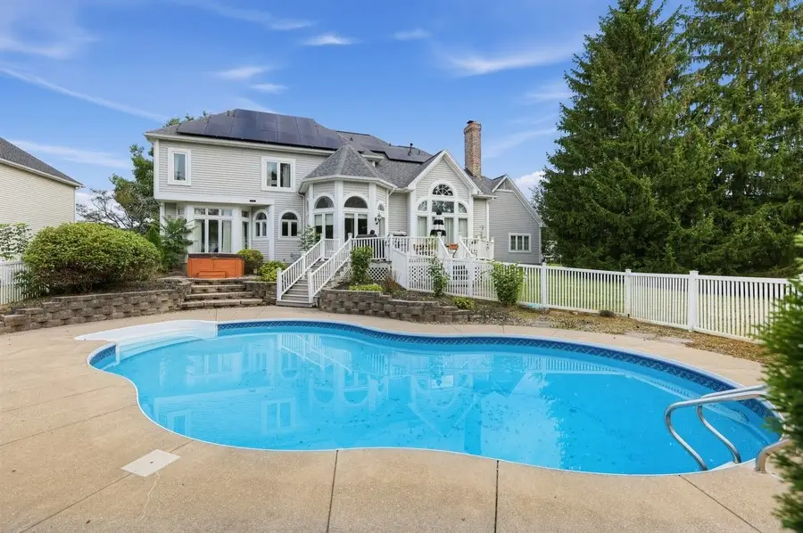 2 Pipers Meadow Trl, Penfield, NY 14526 - #1