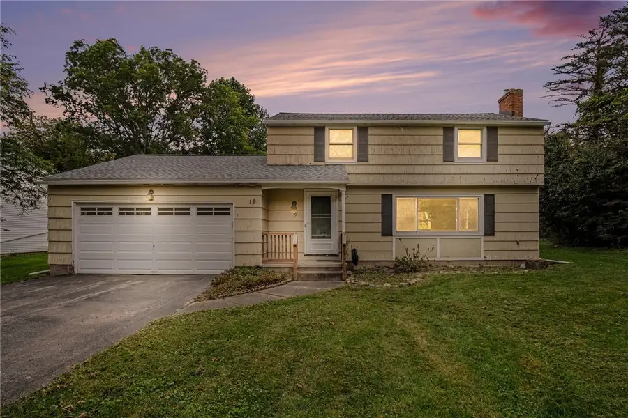 19 Crest View Dr, Rochester, NY 14625 - #2