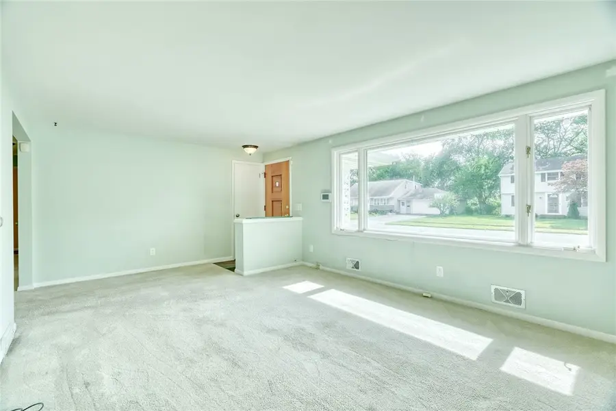 82 Woolacott Road, Rochester, NY 14617 - #3