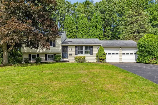 163 Peakview Drive, Henrietta, NY 14467
