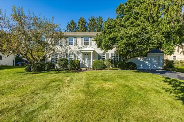 10 Barnfield Road, Pittsford, NY 14534