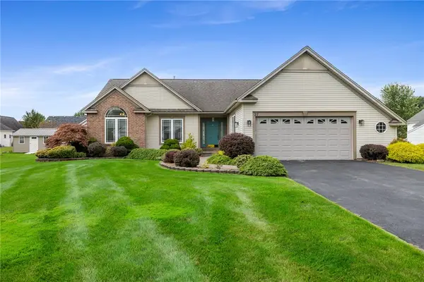 27 Lombardy Circle, Rochester, NY 14612